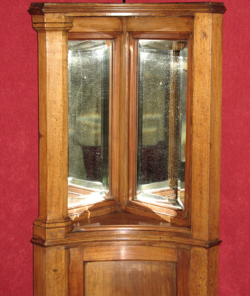 Paire d'encoignures époque Art Nouveau en bois fruitier