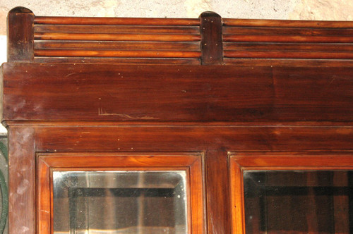 Buffet de présentation époque Art Nouveau en bois fruitier