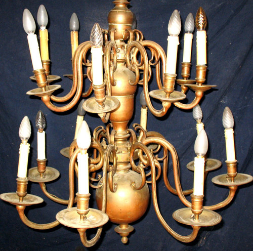Grande lampadario olandese in bronzo e ottone dell'inizio del XIX secolo con 16 bracci di luce