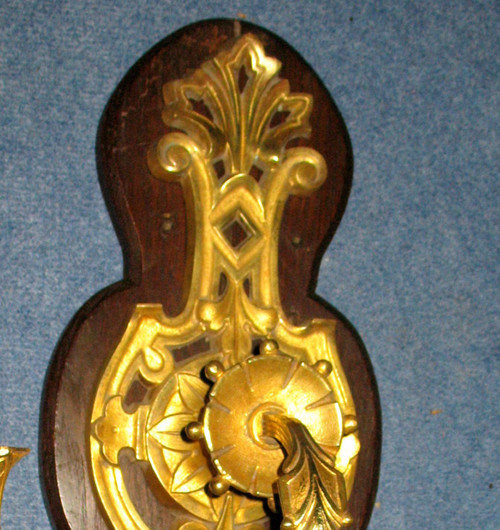 Grande applique in bronzo in stile gotico del XIX secolo con 3 bracci di luce