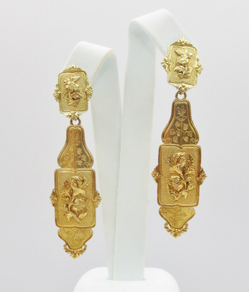 Orecchini d'oro, 1830 circa.