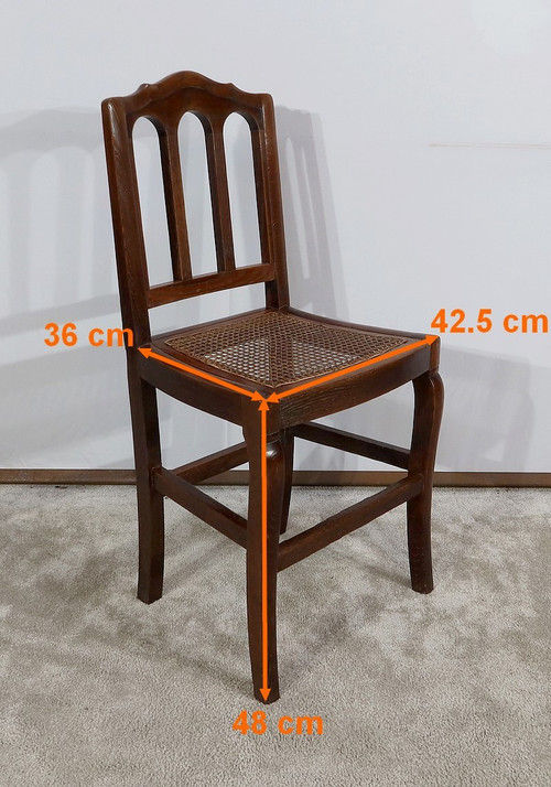 Suite de 4 chaises en chêne massif – 2ème moitié XIXe