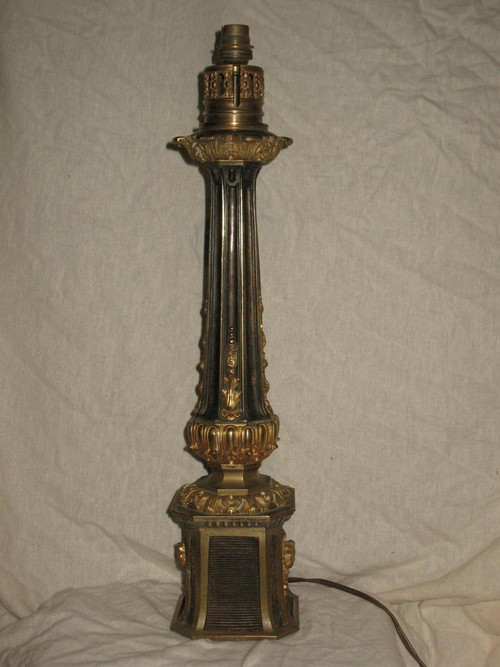 Lampada tipo Carcel in bronzo XIX secolo Periodo della Restaurazione