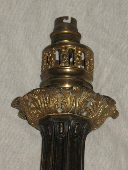 Lampada tipo Carcel in bronzo XIX secolo Periodo della Restaurazione