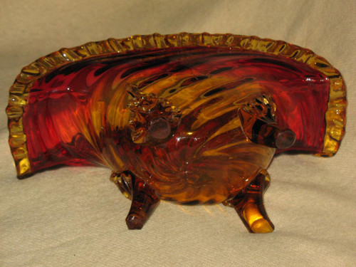 Coupe en forme d'éventail en verre émaillé époque 19ème