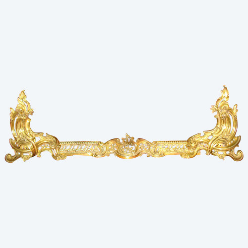 Bronze mantel from the 19th century in the Louis XV style