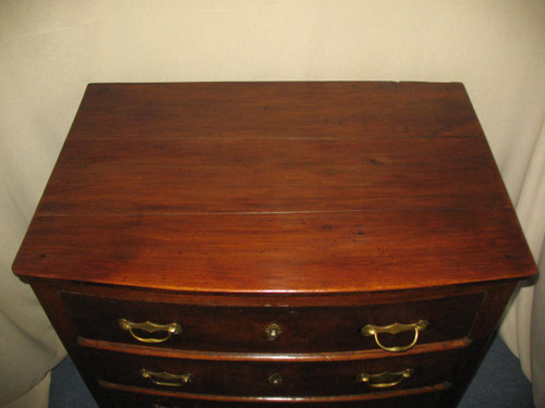 Commode bombée en chêne époque  18ème