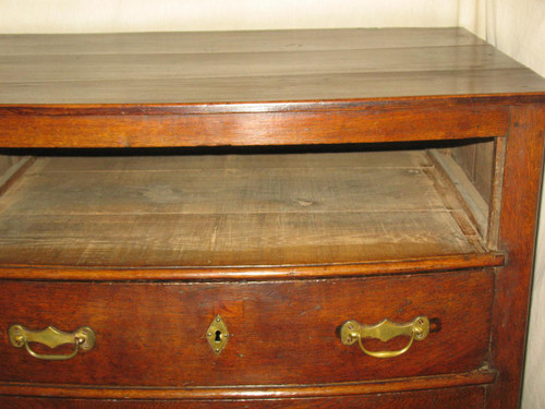 Commode bombée en chêne époque  18ème