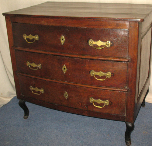 Commode bombée en chêne époque  18ème