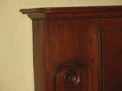 Camino in noce Luigi XV del XVIII secolo