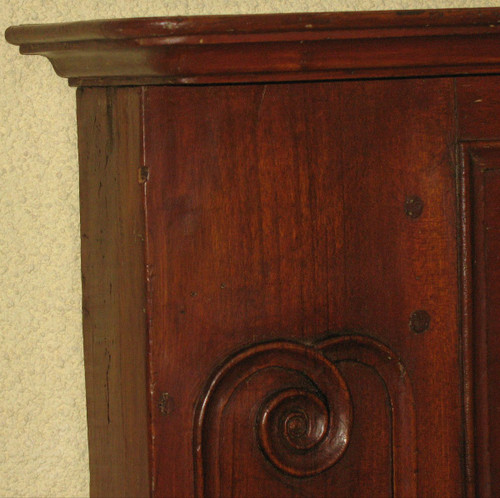 Camino in noce Luigi XV del XVIII secolo