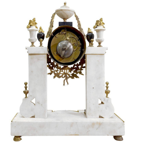 Louis XVI Portico Pendulum In Gilt Bronze And White Marble