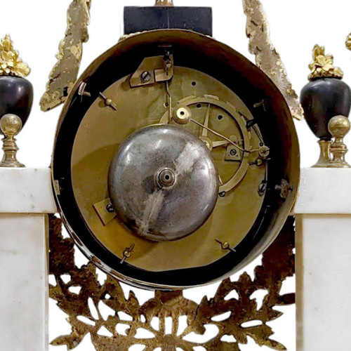 Louis XVI Portico Pendulum In Gilt Bronze And White Marble