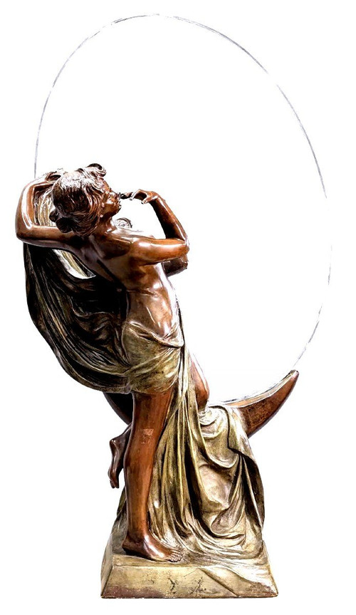 Giovane ragazza drappeggiata in bronzo stile Art Nouveau doppia patina verde