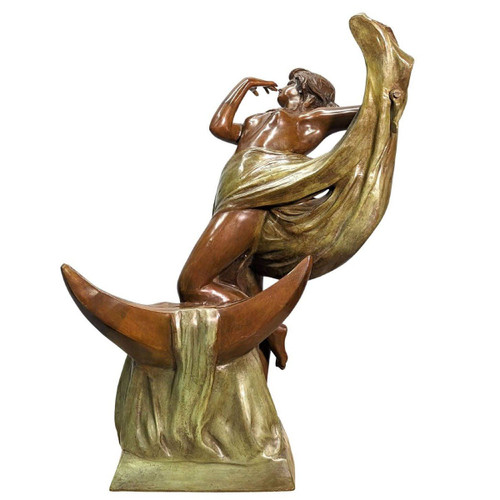 Giovane ragazza drappeggiata in bronzo stile Art Nouveau doppia patina verde