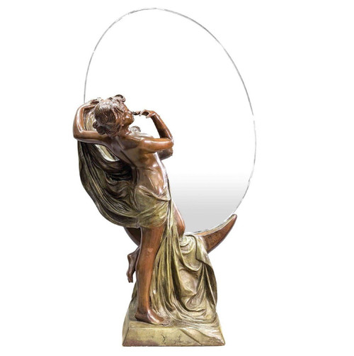 Giovane ragazza drappeggiata in bronzo stile Art Nouveau doppia patina verde