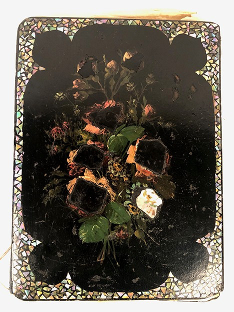Schreibkasten aus ebonisiertem Holz, verziert mit Blumen und Burgauté-Dokumentenhalter, Napoleon III