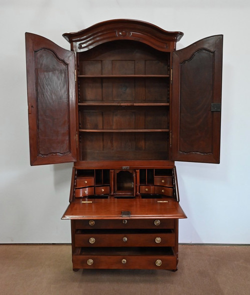 Exceptional Scriban Chest of Drawers from Port Nantais in Cuban Mahogany – 1750