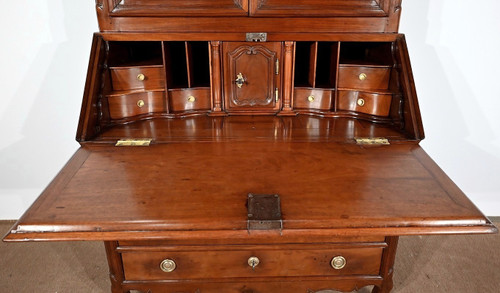 Exceptional Scriban Chest of Drawers from Port Nantais in Cuban Mahogany – 1750