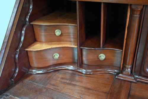 Exceptional Scriban Chest of Drawers from Port Nantais in Cuban Mahogany – 1750