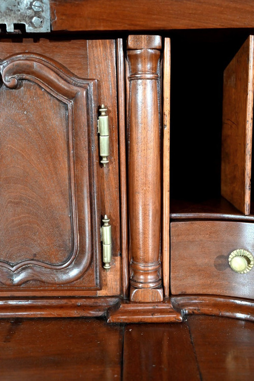 Exceptional Scriban Chest of Drawers from Port Nantais in Cuban Mahogany – 1750