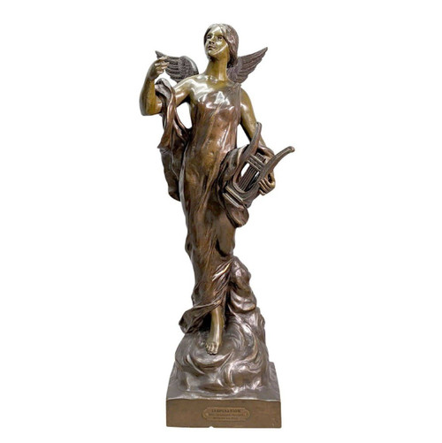 "ispirazione" Grande bronzo di giovane donna alata di Pierre Etienne Daniel Campagne.
