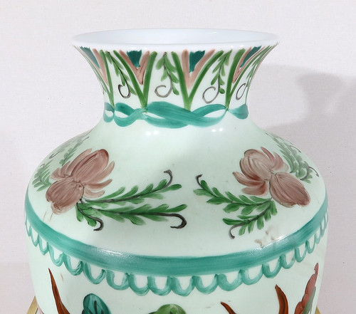 Mit Blumen verzierte Limoges-Porzellanvase – frühes 20. Jahrhundert