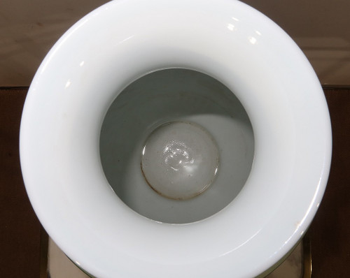 Mit Blumen verzierte Limoges-Porzellanvase – frühes 20. Jahrhundert