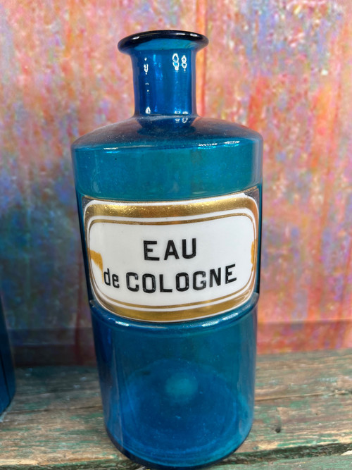 Set mit 4 alten blauen Apothekenflaschen um 1860