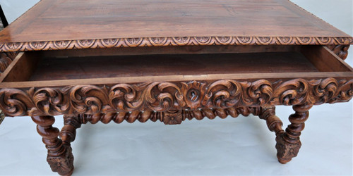 Grande Table De Milieu En Chêne Sculpté De Style Louis XIII