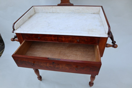 Coiffeuse à Psyché, Table De Toilette En Acajou Et Placage d'Acajou Flammé, XIXeme Siècle