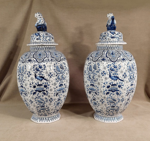Pair of Delft-style earthenware vases - Late 19th century