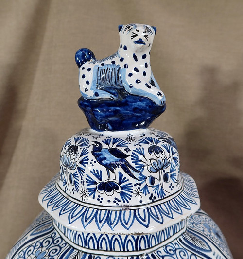 Pair of Delft-style earthenware vases - Late 19th century