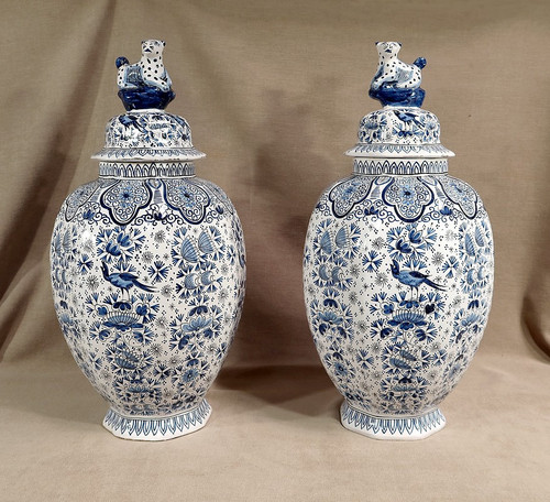 Pair of Delft-style earthenware vases - Late 19th century
