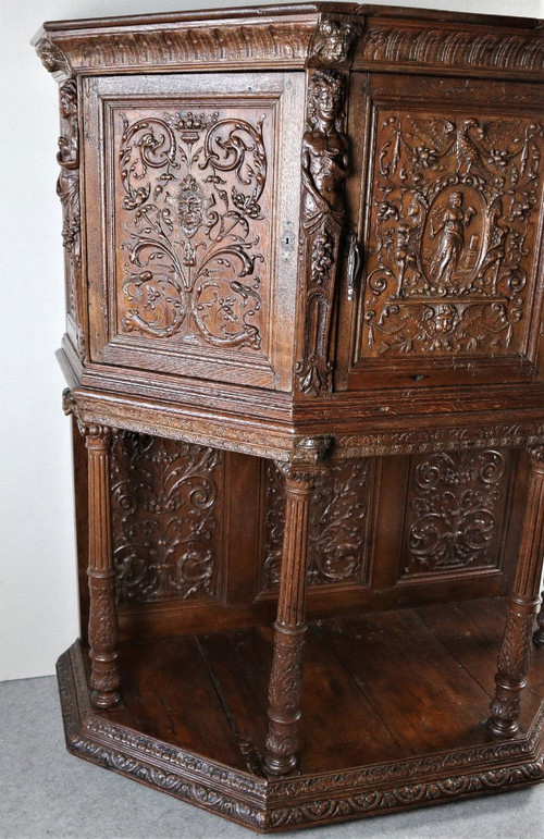 Dressoir En Chêne Sculpté De Style Renaissance