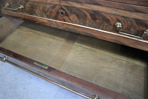 Comò in stile Luigi XVI con piano in marmo mogano