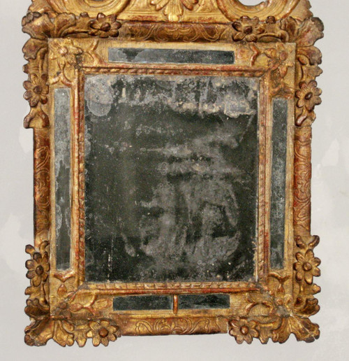 Specchiera Con Parechiusure Sormontata Da Frontone, Legno Dorato, Epoca Luigi XIV