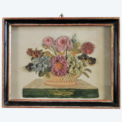 fleurs en soie brodée dans un cadre vitrine, époque Napoléon III