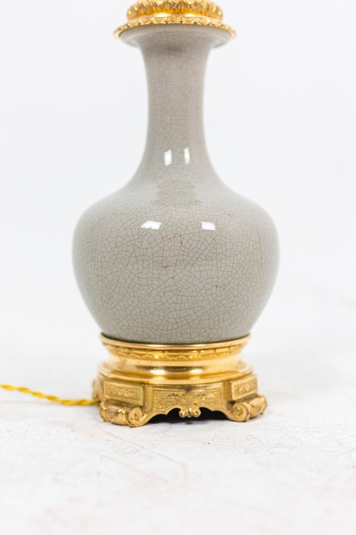 Lampe aus rissigem Celadon-Porzellan und vergoldeter Bronze, um 1880, Ls4517471