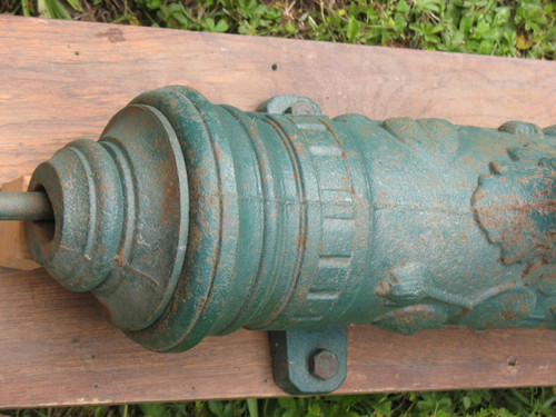 Cast iron water pump, 19th century, Chappée brand, decorated with dolphin and plants h: 140 cm
