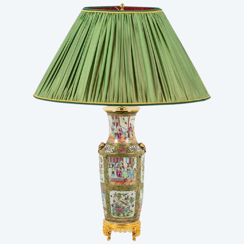 Grande Lampe En Porcelaine De Canton, Circa 1880