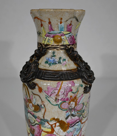Vase in Nanjing Porcelain, China - Late 19th century