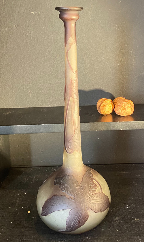 Vase signed Gallé, clematis design