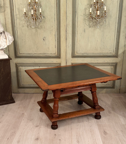 Table De Changeur En Noyer d'Epoque XVIIeme Siecle