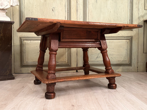 Table De Changeur En Noyer d'Epoque XVIIeme Siecle
