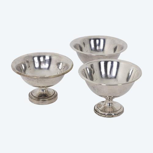 Drei Tassen aus silbernem Metall, Zeitraum 1950 – Ls4347181
