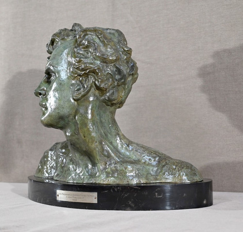Grande bronzo "Jean Mermoz", firmato A.Ouline - Prima parte del XX secolo