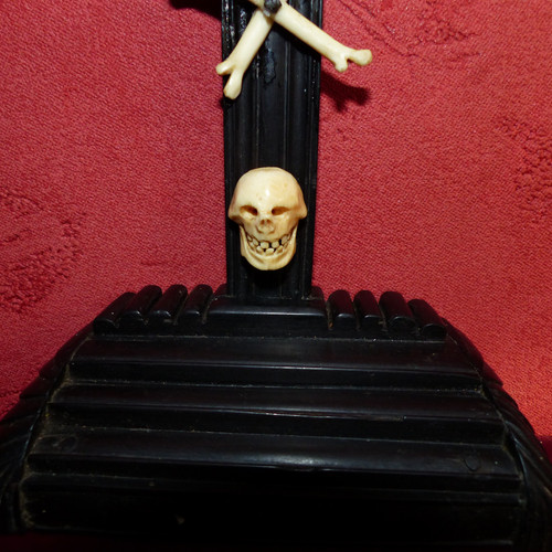 Crucifix avec croix en ébène et beau Christ sculpté 19ème