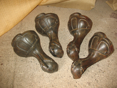 Set of 4 cast iron bathtub clogs, 19th century, perfect condition