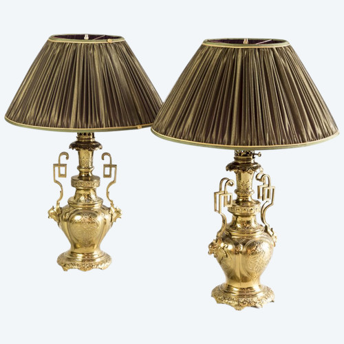 Coppia di lampade arabeggianti in ottone e bronzo dorato, XIX secolo - LS3202891